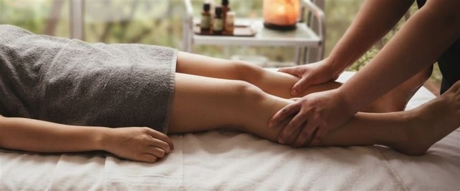 Masaje para piernas cansadas en Nemiia Spa Condesa CDMX